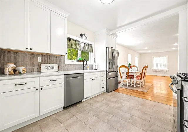 Photo 4 of Sale Pending at 9560 Bailey Dr, Ada, MI 49301 | MLS# 70564170 | Listing updated on 2026-10-17