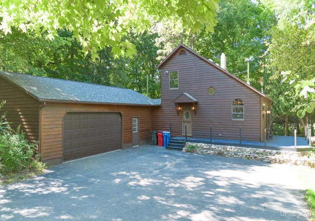 Photo 1 of Single family home for sale at 496 Co Rd 550, Marquette, MI 49855 | MLS# 50221139 | Listing updated on 2026-09-28