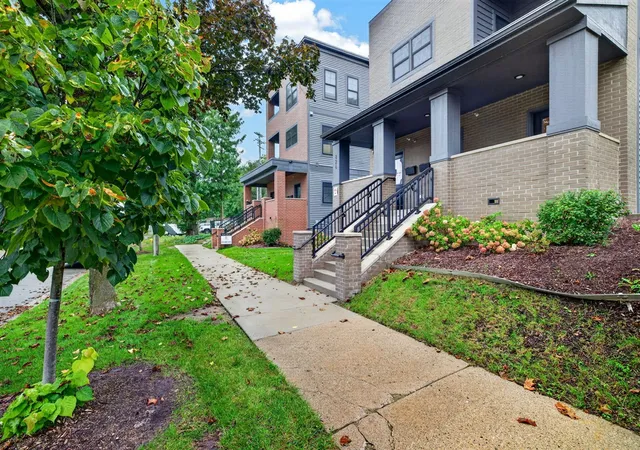 Listing Photo 3 - Condo for sale in building located at 826 Fairview Ave, Grand Rapids, MI 49503 - Unit #3
