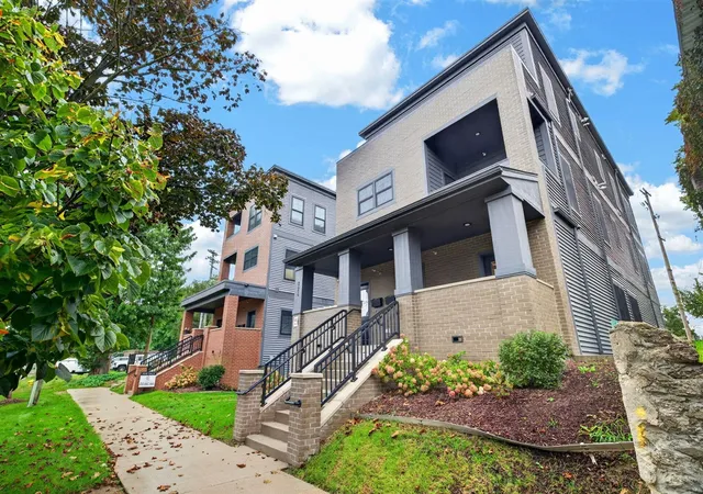 Listing Photo 4 - Condo for sale in building located at 826 Fairview Ave, Grand Rapids, MI 49503 - Unit #3