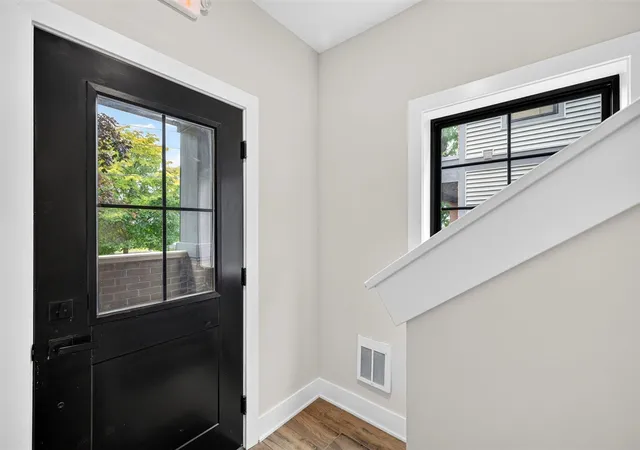 Listing Photo 5 - Condo for sale in building located at 826 Fairview Ave, Grand Rapids, MI 49503 - Unit #3