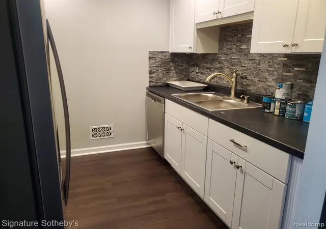 Photo 2 of Single family home for sale at 605 Amelia Ave, Royal Oak, MI 48073 | MLS# 61028903 | Listing updated on 2026-09-12