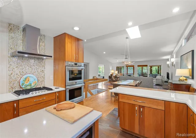 Photo 3 of Condo for sale at 3709 Wabeek Lake Dr, Bloomfield Hills, MI 48302 | MLS# 61034777 | Listing updated on 2026-10-11