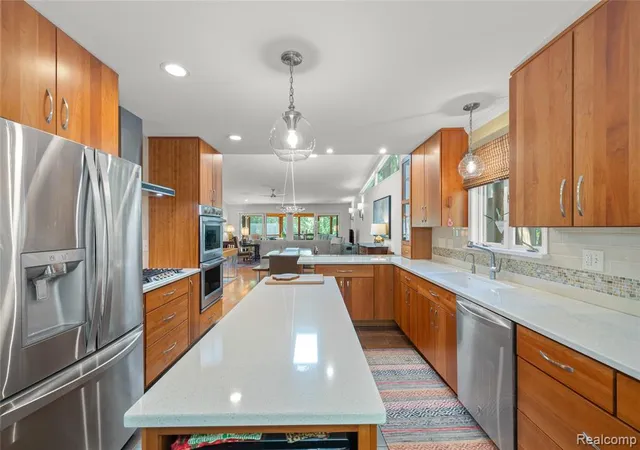 Listing Photo 4 - Condo for sale in building located at 3709 Wabeek Lake Dr, Bloomfield Hills, MI 48302
