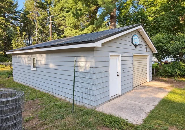 Photo 3 of Single family home for sale at 1861 E Stockwell Rd, Harrison, MI 48625 | MLS# 50221003 | Listing updated on 2026-09-13
