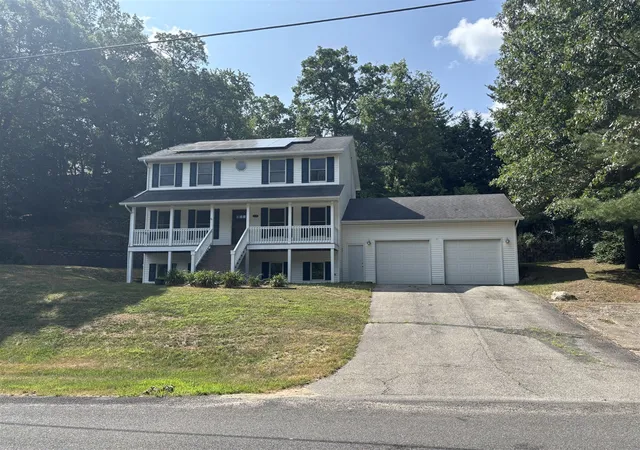 Photo 1 of Single family home for sale at 4160 Knapp Valley Dr, Grand Rapids, MI 49525 | MLS# 70558683 | Listing updated on 2026-10-14