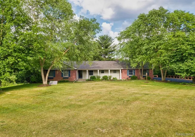 Photo 1 of Single family home for sale at 9787 York Woods Dr, Saline, MI 48176 9041 | MLS# 61002056 | Listing updated on 2026-09-13