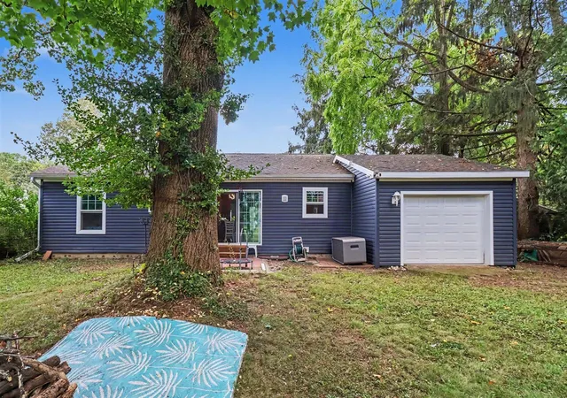 Photo 3 of Single family home for sale at 721 Grand Pre Ave, Kalamazoo, MI 49006 | MLS# 70554626 | Listing updated on 2026-09-11