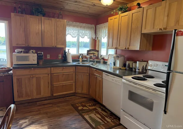 Photo 3 of Sale Pending at N3820 Hayward Rd, Munising, MI 49862 | MLS# 50220426 | Listing updated on 2026-09-08