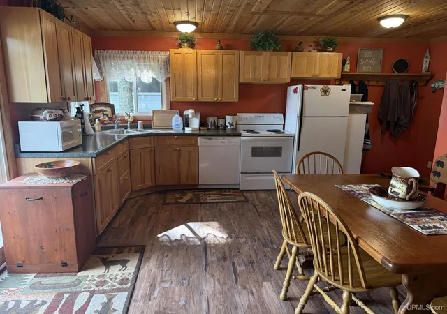 Photo 4 of Sale Pending at N3820 Hayward Rd, Munising, MI 49862 | MLS# 50220426 | Listing updated on 2026-09-08