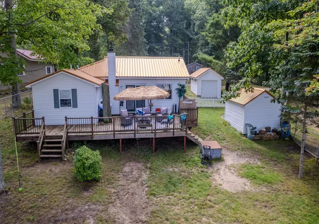 Photo 4 of Sale Pending at 5370 Jerry St, Gladwin, MI 48624 | MLS# 50220757 | Listing updated on 2026-09-10