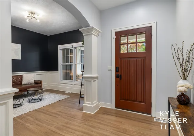 Photo 4 of Sale Pending at 1622 Amberley Ct, Grand Rapids, MI 49506 | MLS# 70556361 | Listing updated on 2026-09-10