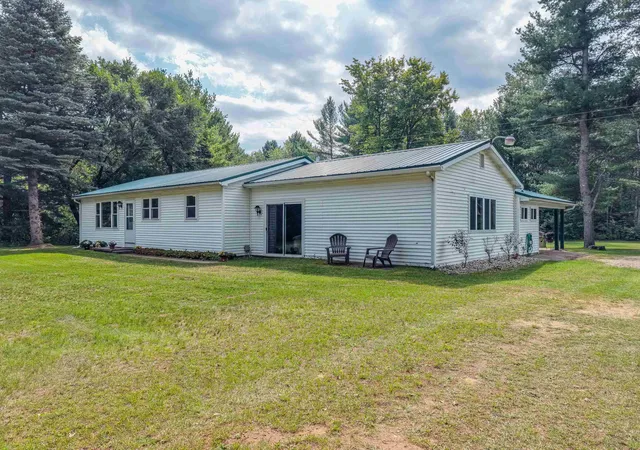 Photo 1 of Single family home for sale at 395 W M61 Hwy, Gladwin, MI 48624 | MLS# 50220480 | Listing updated on 2026-09-11