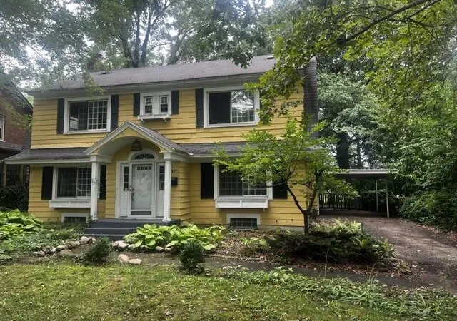 Photo 1 of Single family home for sale at 319 Aurora St, Grand Rapids, MI 49507 | MLS# 70559383 | Listing updated on 2026-10-13