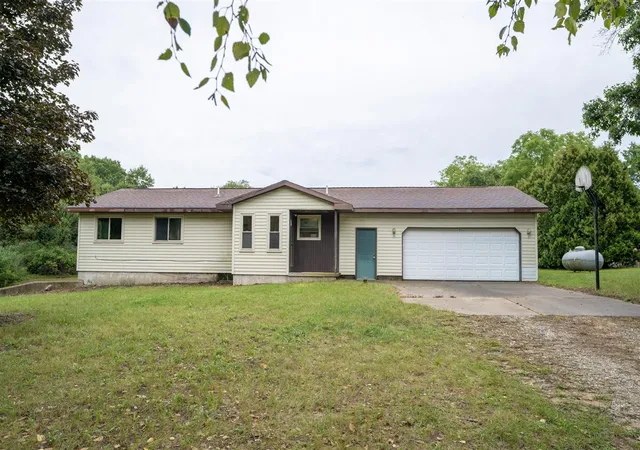 Photo 3 of Sale Pending at 12344 Podunk Ave, Greenville, MI 48838 | MLS# 70557366 | Listing updated on 2026-09-11