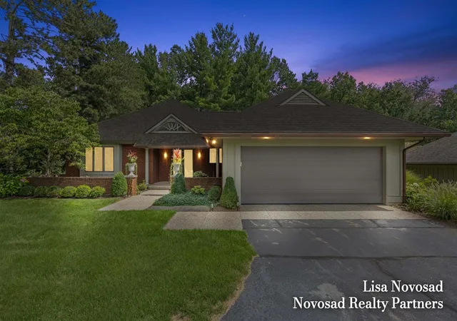Photo 2 of Condo for sale at 3589 Charlevoix Dr, Grand Rapids, MI 49546 | MLS# 70558350 | Listing updated on 2026-10-21