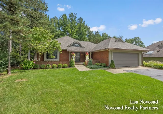 Photo 3 of Condo for sale at 3589 Charlevoix Dr, Grand Rapids, MI 49546 | MLS# 70558350 | Listing updated on 2026-10-21