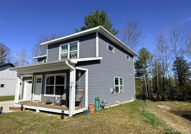Photo 3 of Single family home for sale at 9220 S Flaska Dr, Cedar, MI 49621 | MLS# 60990315 | Listing updated on 2026-09-13