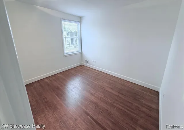 Photo 4 of Condo for sale at 4030 13 Mile #H3, Royal Oak, MI 48073 | MLS# 61025900 | Listing updated on 2026-09-10