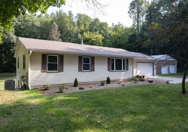 Photo 3 of Single family home for sale at 5881 E Hj Ave, Kalamazoo, MI 49048 | MLS# 70555664 | Listing updated on 2026-09-10