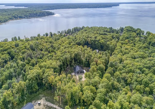 Photo 2 of Single family home for sale at 16865 Bil Mar Beach Rd, Curtis, MI 49820 | MLS# 50220906 | Listing updated on 2026-10-09