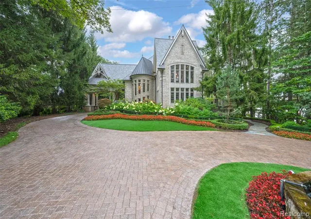 Photo 1 of Single family home for sale at 5621 Arbor Bay Ct, Brighton, MI 48116 7782 | MLS# 61013100 | Listing updated on 2026-10-15