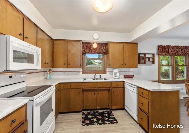 Photo 4 of Single family home for sale at 1704 Millbank St, Grand Rapids, MI 49508 | MLS# 70556815 | Listing updated on 2026-09-16