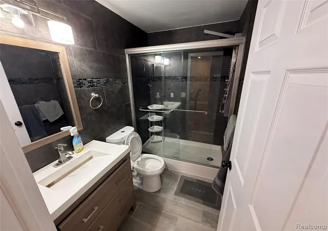 Listing Photo 5 - Condo for sale in building located at 4308 Schaefer R Schaefer Rd, Dearborn, MI 48126