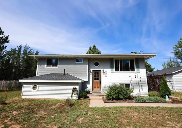 Sale Pending at 287 Kawbawgam Rd, Marquette, MI 49855 | MLS# 50221681 | Listing updated on 2026-10-20
