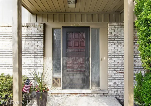 Photo 3 of Sale Pending at Drive, Canton, MI 48187 3701 | MLS# 61034854 | Listing updated on 2026-10-19