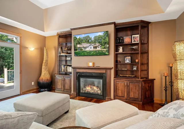 Photo 3 of Single family home for sale at 220 Chapel Ridge Rd, Marquette, MI 49855 | MLS# 50221564 | Listing updated on 2026-09-16
