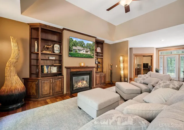 Photo 3 of Single family home for sale at 220 Chapel Ridge Rd, Marquette, MI 49855 | MLS# 50221564 | Listing updated on 2026-09-16