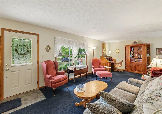 Photo 2 of Sale Pending at 3775 Northmeadow Rd, Jackson, MI 49201 | MLS# 70551897 | Listing updated on 2026-10-07