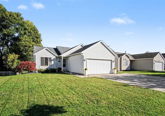 Photo 1 of Single family home for sale at 3023 Stonewood St, Grand Rapids, MI 49504 | MLS# 70562801 | Listing updated on 2026-10-08