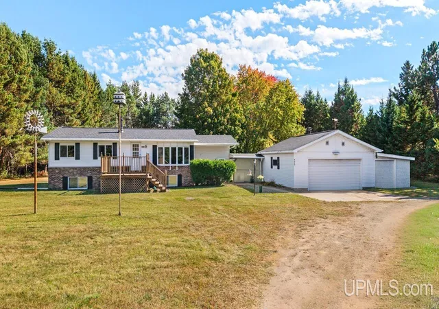Photo 1 of Sale Pending at 9222 State Hwy M 35, Gladstone, MI 49837 | MLS# 50224270 | Listing updated on 2026-10-09