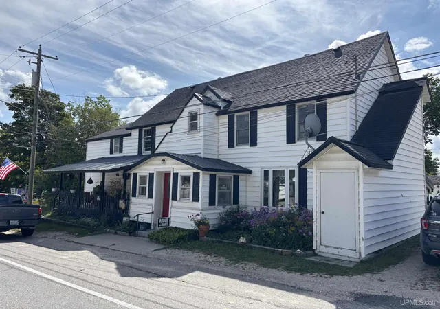 Photo 2 of Single family home for sale at 17345 W Main St, Curtis, MI 49820 | MLS# 50221843 | Listing updated on 2026-10-02