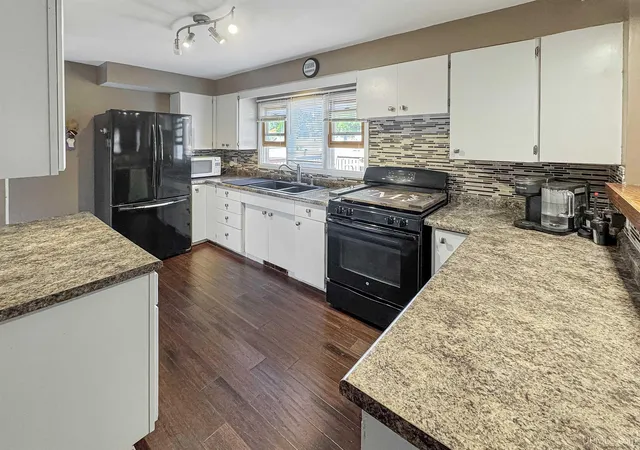 Photo 3 of Single family home for sale at 411 E Superior Ave, Crystal Falls, MI 49920 | MLS# 50223111 | Listing updated on 2026-09-29