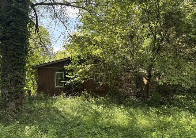 Photo 3 of Sale Pending at 32428 County Rd 681, Bangor, MI 49013 | MLS# 70557409 | Listing updated on 2026-09-11