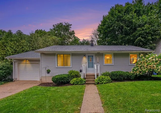Photo 1 of Single family home for sale at 1139 Houseman Ave, Grand Rapids, MI 49503 | MLS# 61027795 | Listing updated on 2026-09-23