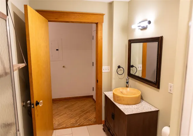 Listing Photo 5 - Condo for sale in building located at 600 Monroe Ave, Grand Rapids, MI 49503 - Unit #203