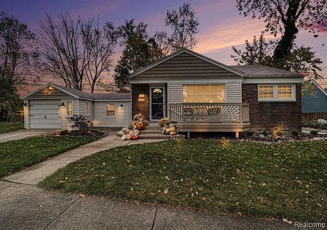 Photo 1 of Single family home for sale at 1815 E Lincoln St, Birmingham, MI 48009 | MLS# 61036261 | Listing updated on 2026-10-06