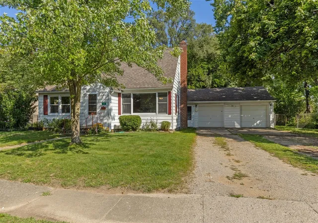 Photo 3 of Single family home for sale at 415 Hunt St, Lowell, MI 49331 | MLS# 70554638 | Listing updated on 2026-09-28