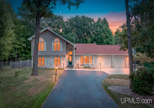 Photo 2 of Single family home for sale at 7535 N Lake Blf 194 Rd, Gladstone, MI 49837 | MLS# 50218880 | Listing updated on 2026-09-03