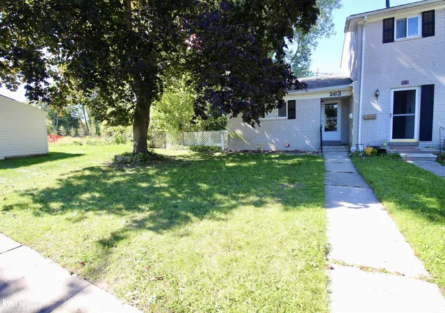 Photo 1 of Sale Pending at 263 Carlson St, Mount Clemens, MI 48043 | MLS# 50220114 | Listing updated on 2026-10-10