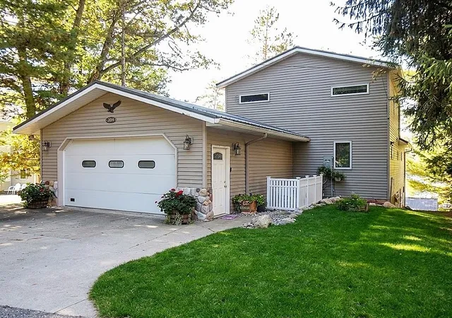 Photo 3 of Single family home for sale at 284 Hillcrest Ave, Harrison, MI 48625 | MLS# 50224358 | Listing updated on 2026-10-10