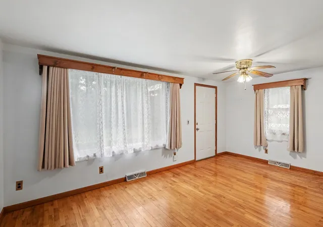 Photo 4 of Sale Pending at 6115 Dorwood Rd, Saginaw, MI 48601 | MLS# 50221341 | Listing updated on 2026-09-23