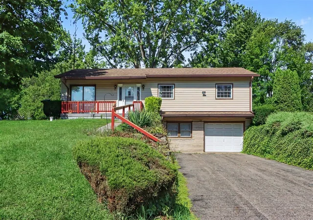 Photo 1 of Single family home for sale at 63892 Fairhope Dr, Hartford, MI 49057 | MLS# 70554737 | Listing updated on 2026-10-03