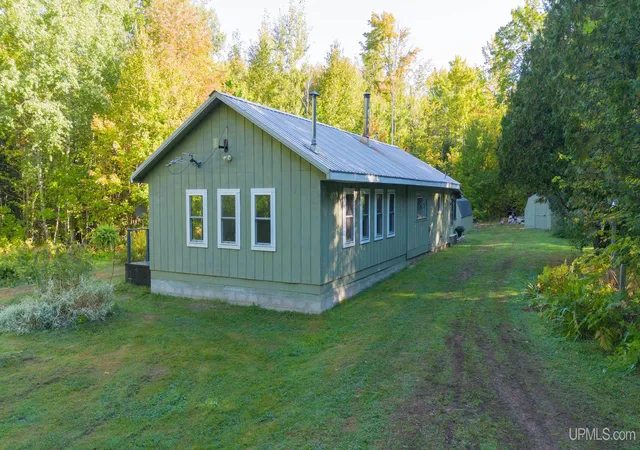 Photo 1 of Single family home for sale at 1375 Mangum Rd, Marquette, MI 49855 | MLS# 50223227 | Listing updated on 2026-10-12