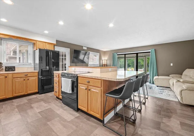 Photo 4 of Sale Pending at 310 Kinney Ave, Grand Rapids, MI 49534 | MLS# 70556403 | Listing updated on 2026-09-10