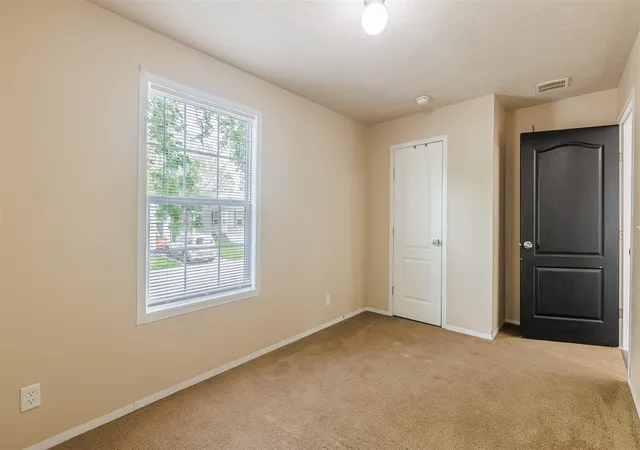 Photo 3 of Sale Pending at 3907 Vail Ave, Grand Rapids, MI 49544 | MLS# 70551404 | Listing updated on 2026-10-05
